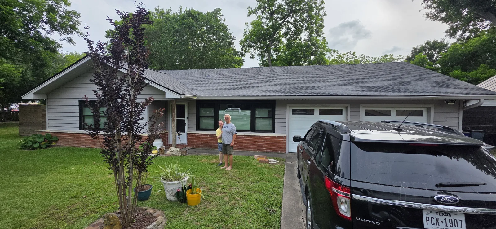 Beautifully finished GAF Lifetime Timberline HDZ plus TimberTex Lifetime hip & ridge cap.